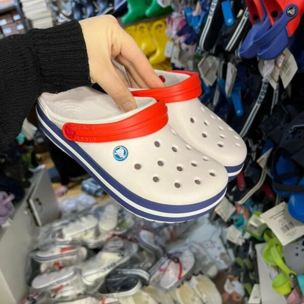 CROCS FOOTWEAR PALLET LOT - Image 3