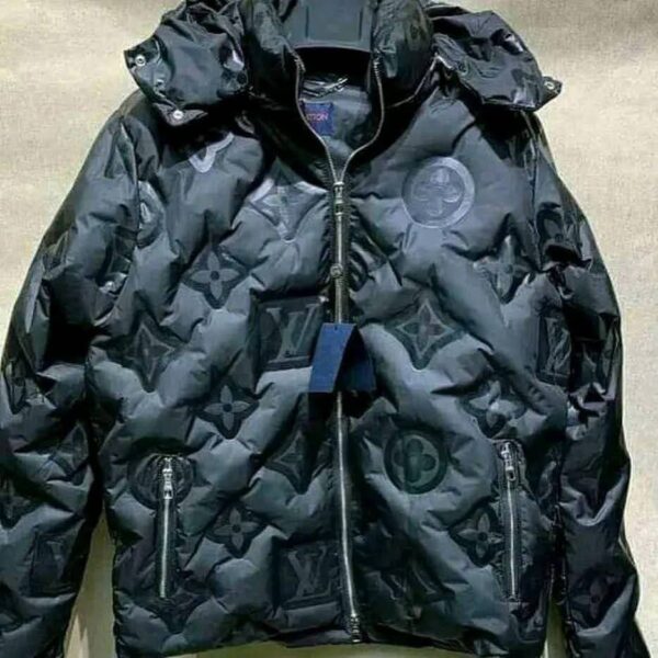 Wholesale Winter Jacket Pallet 300 Brand New Authentic Pieces - Image 4