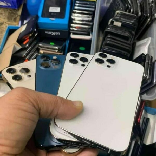 Wholesale Mixed iPhone Pallet – 25 Clearance & Returns iPhones XR to 13 Pro Max - Image 6