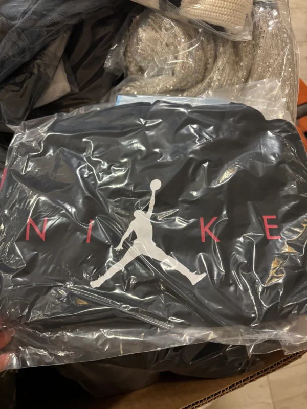 Wholesale Premium Like-New Apparel Pallet – 350 Pieces High-Value Clothing for Resellers - Image 2