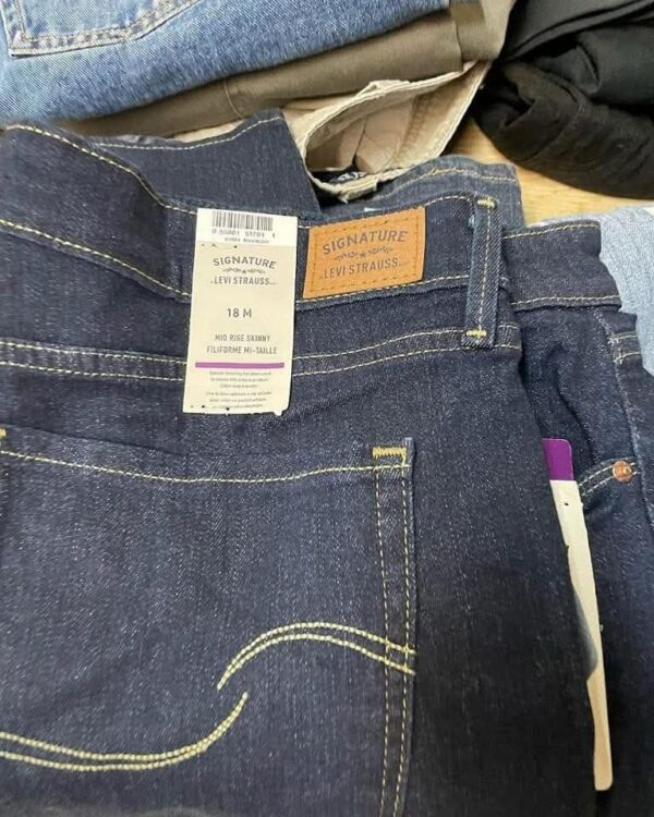 Wholesale Mixed Brand Jeans Pallet – 300 Pairs of Men’s & Women’s Denim - Image 7